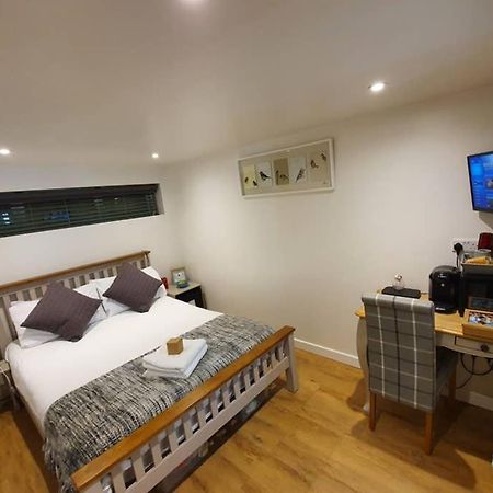Annex In Chippenham With Parking And Wifi Villa Luaran gambar