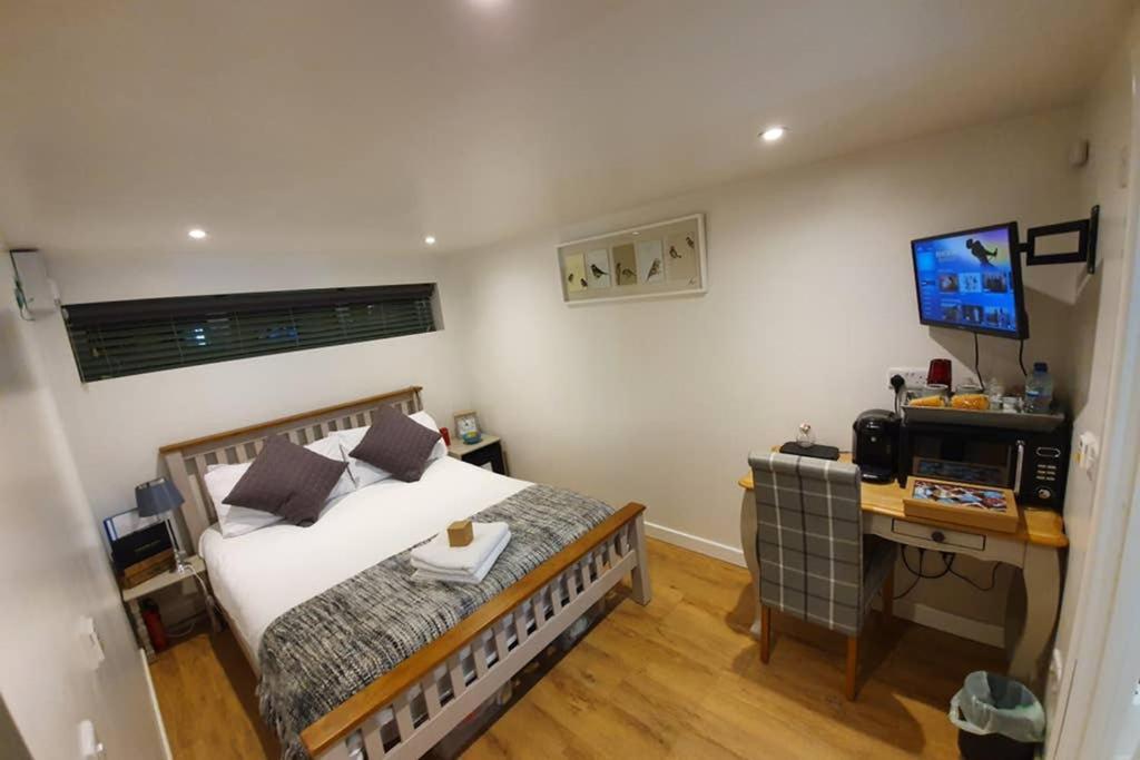 Annex In Chippenham With Parking And Wifi Villa Luaran gambar